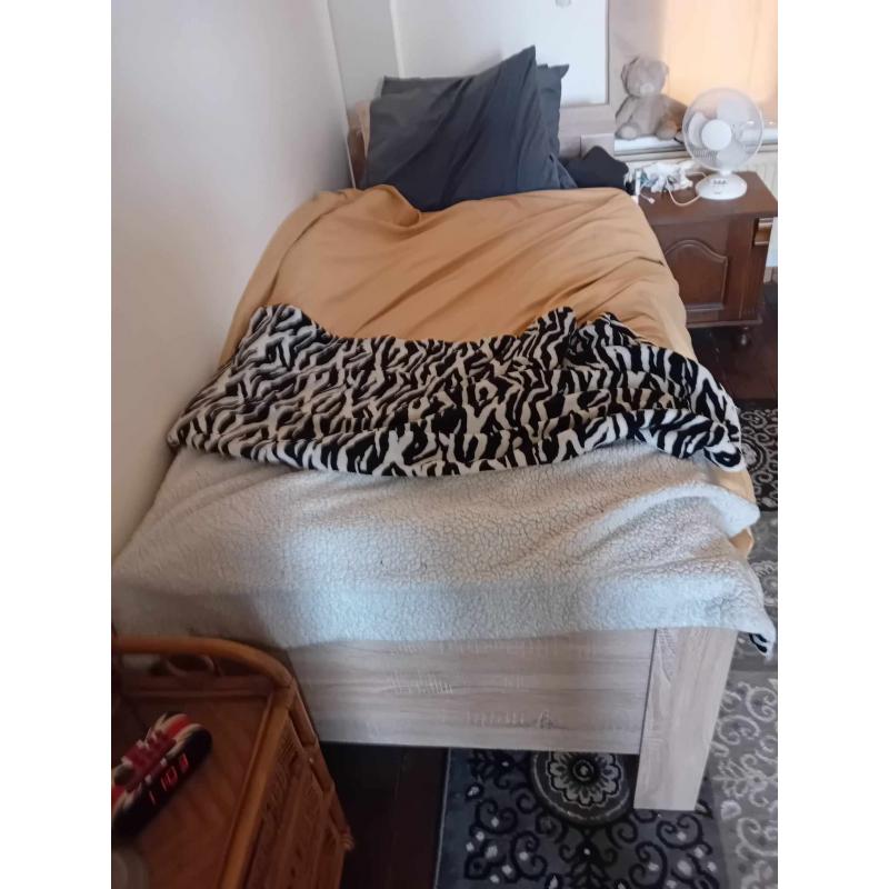 1 persoons senior bed.
