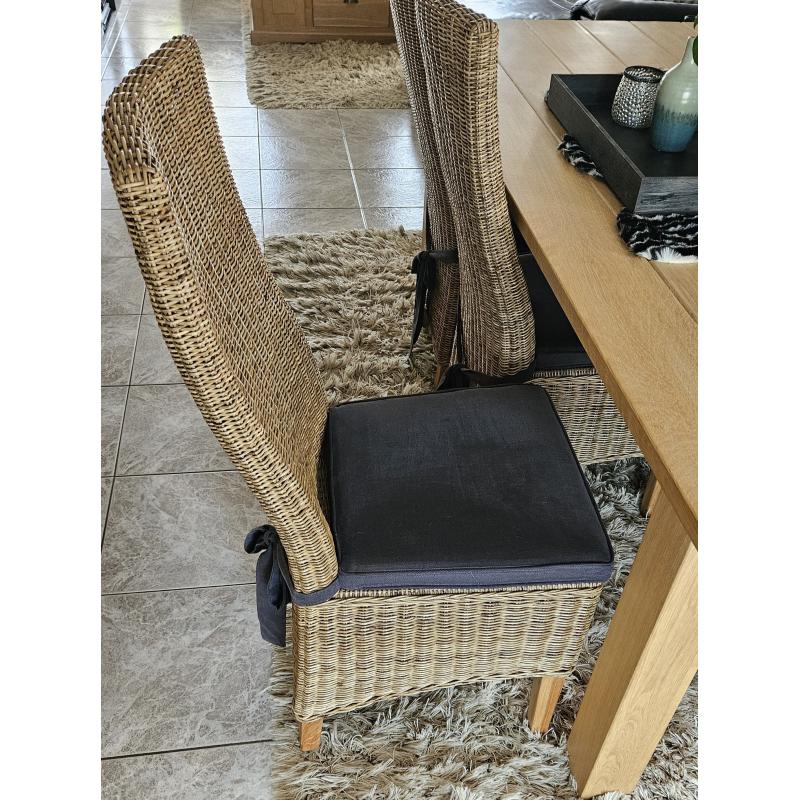 6 rieten stoelen
