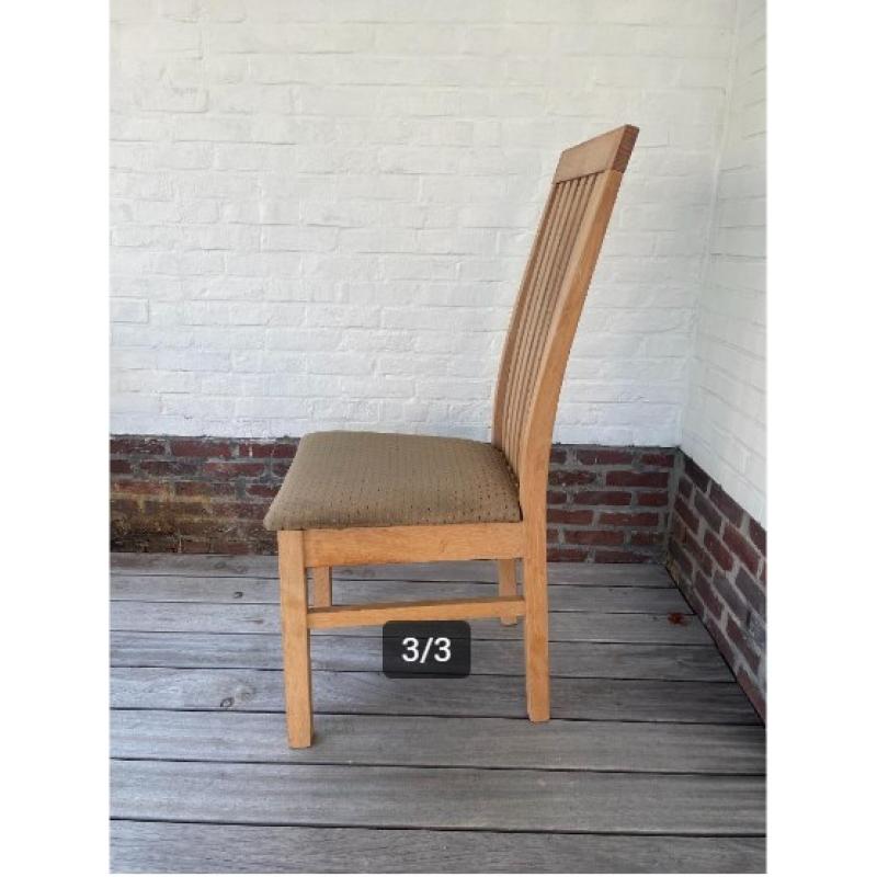 Tafel met 3 stoelen