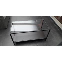 Metalen salontafel  met glas