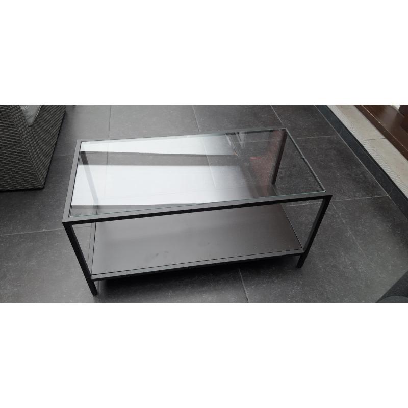 Metalen salontafel  met glas