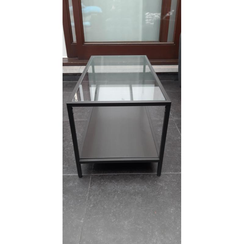 Metalen salontafel  met glas
