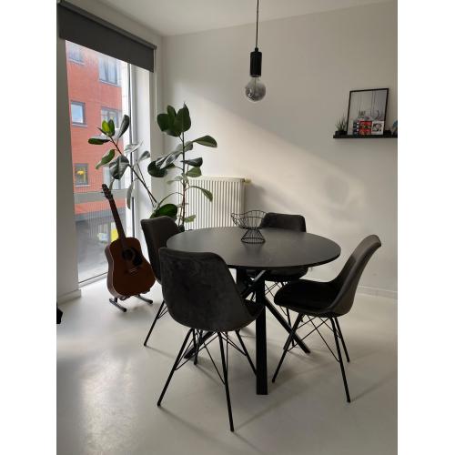 Ronde tafel met 4 stoelen