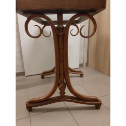 Authentieke café tafel