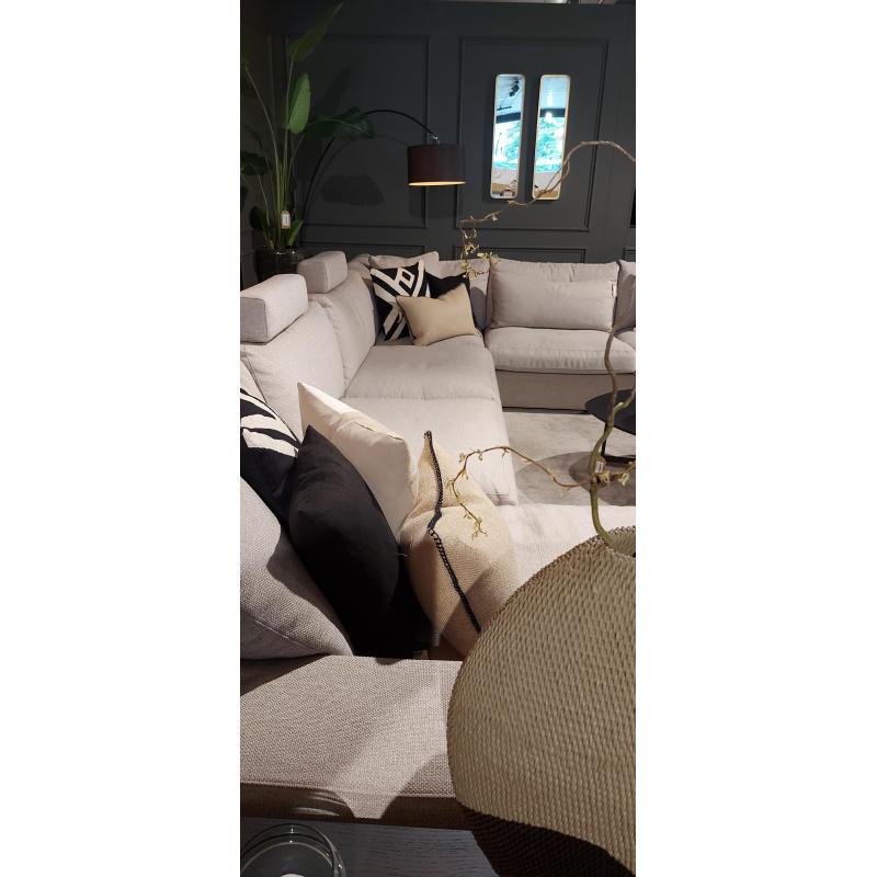 Hoekbank Victoria Square incl. Sierkussens en 2xhoofdsteunen Ca.220x435x315cm €3699,-